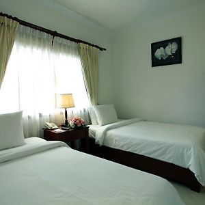 6 hours 1200 1800 Standard Room